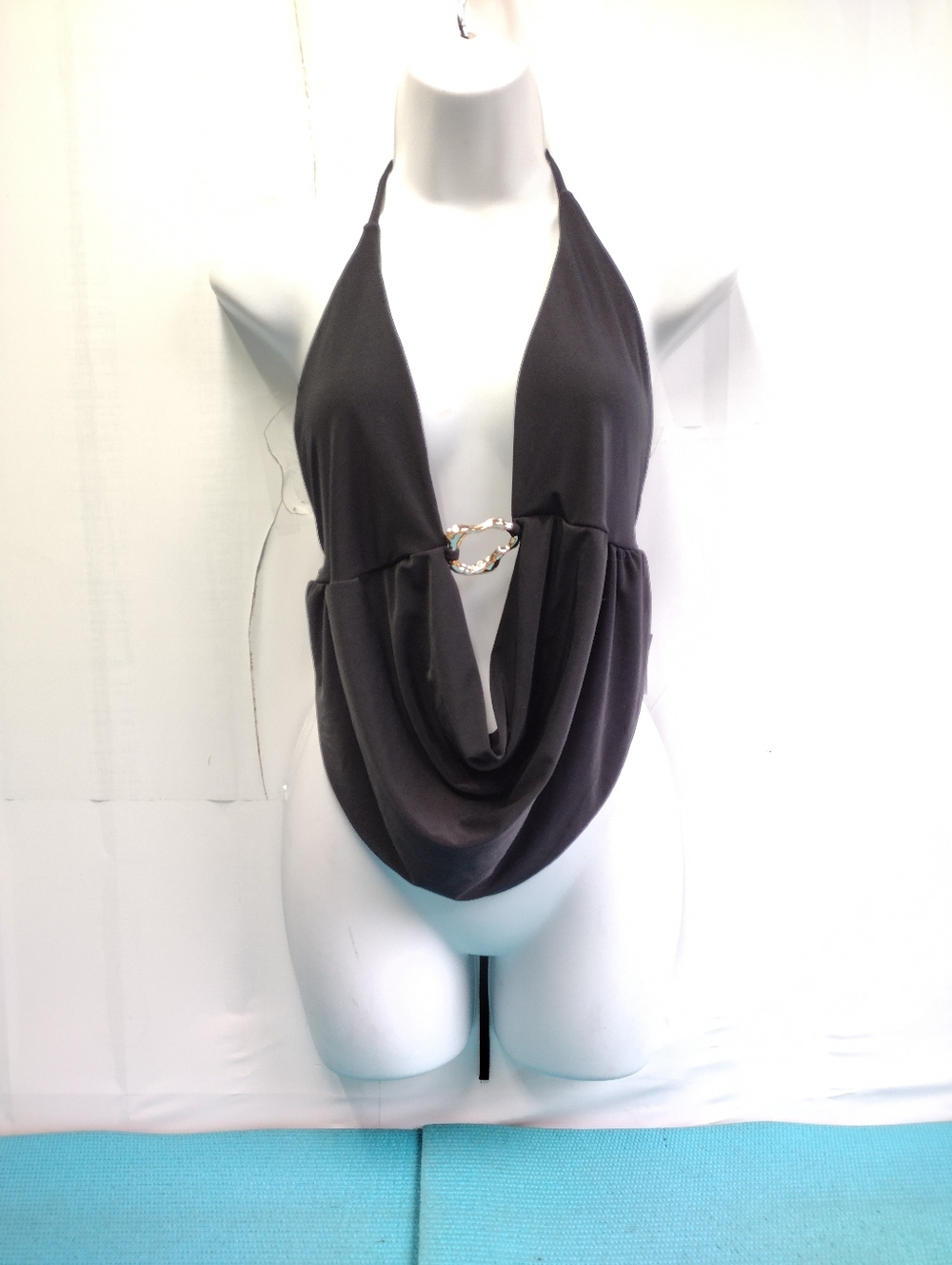 NWT LA Express Sexy Y2K Drapped Halter Top Backless Tíe Back Black Size L
